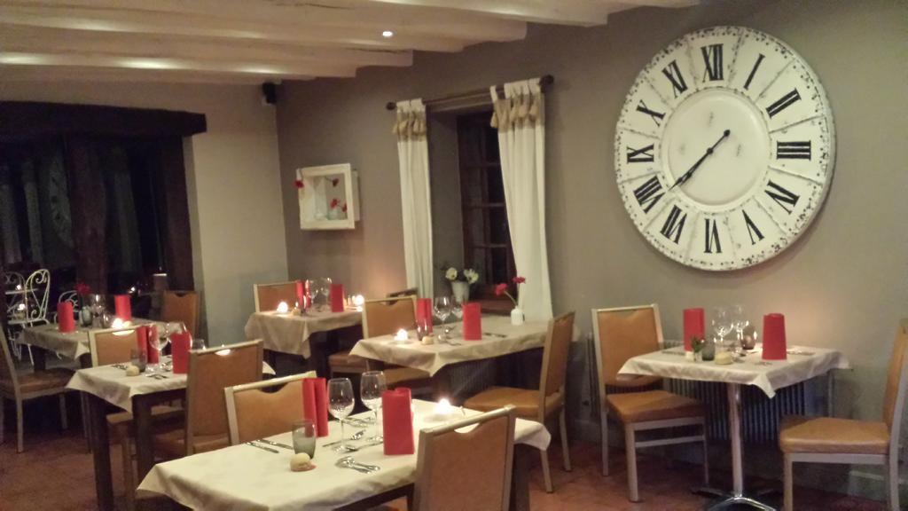 Logis Hotel Restaurant La Vieille Ferme, Macon Nord Exteriér fotografie