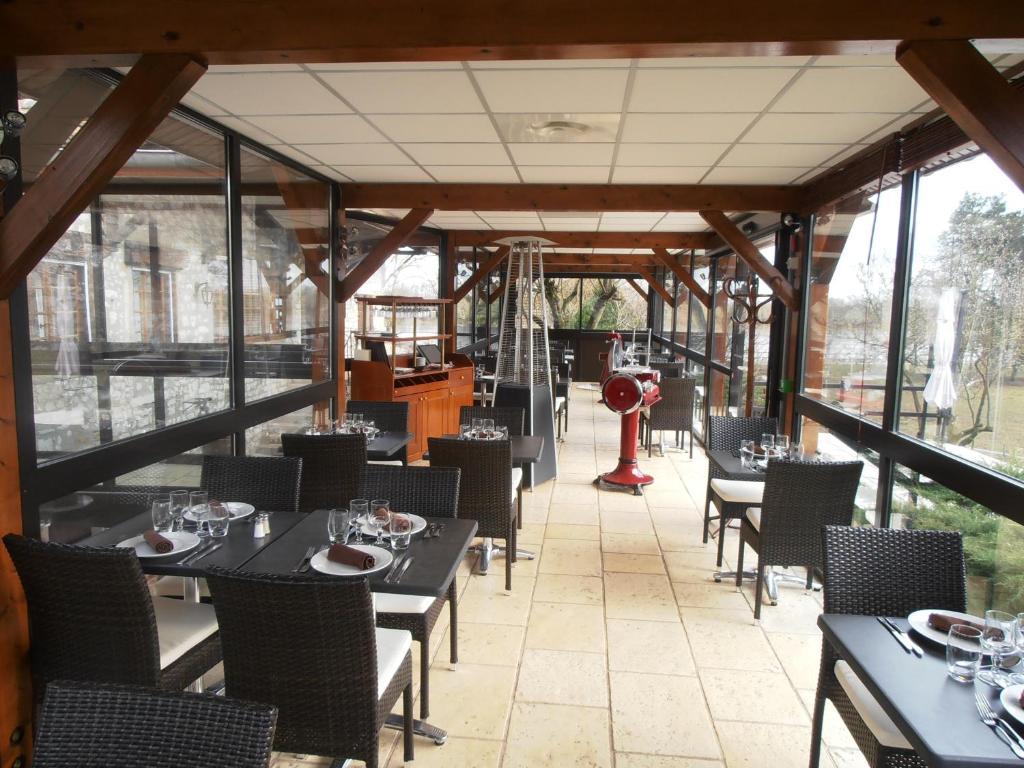 Logis Hotel Restaurant La Vieille Ferme, Macon Nord Exteriér fotografie